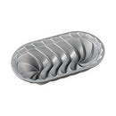 Nordic Ware Heritage Cast Loaf Pan, 6 Cup Capacity, Graphite