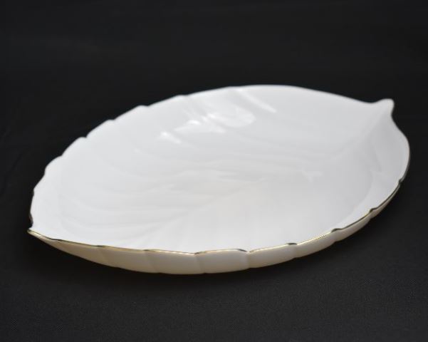 10" Opal Glass Gold Rim Leaf Soup Plate