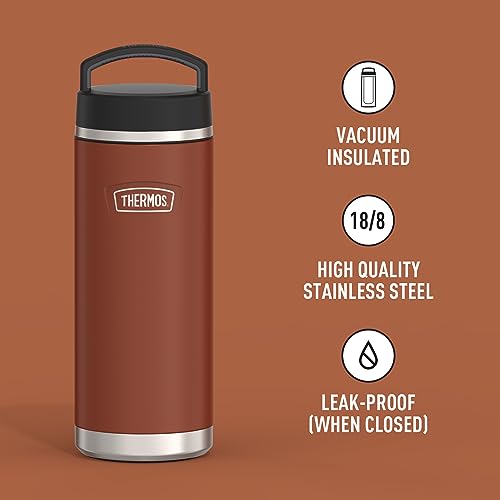 Front view highlighting vacuum insulation and leak-proof design on saddle backdrop