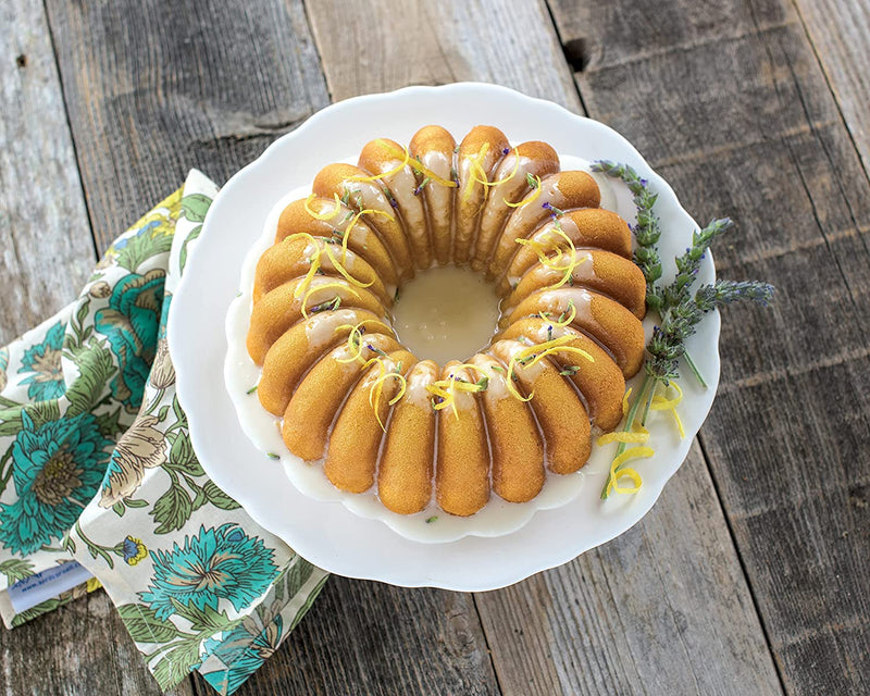 Nordic Ware Elegant Party Bundt Pan, 22.3 x 9.3 cm, Gold