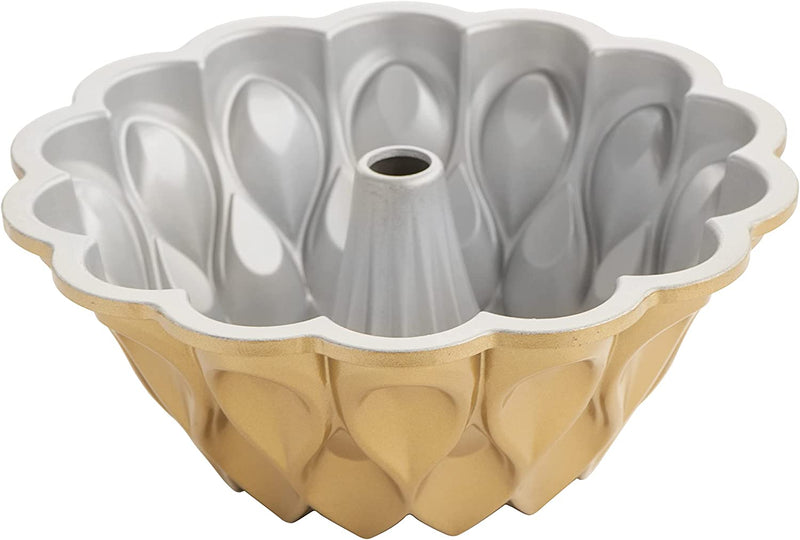 Nordic Ware Crown Bundt Pan