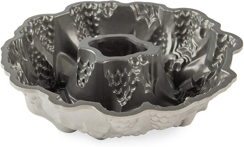 Nordic Ware Platinum Holiday Wreath Bundt Pan