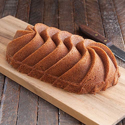 Nordic Ware Heritage Cast Loaf Pan, 6 Cup Capacity, Graphite