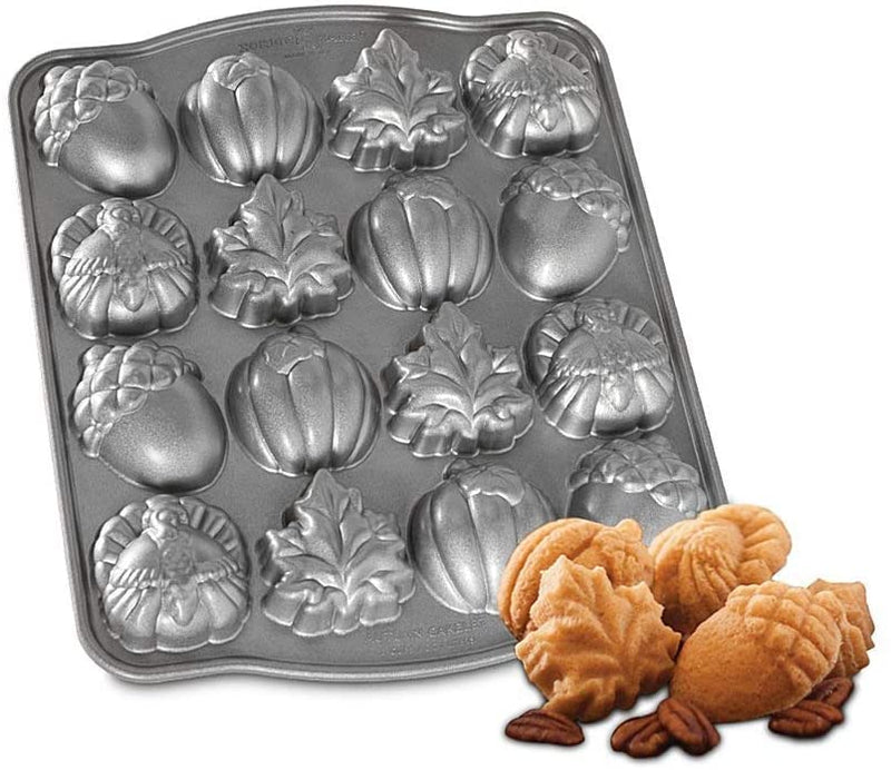 Nordic Ware Seasonal Collection Autumn Cakelette Pan